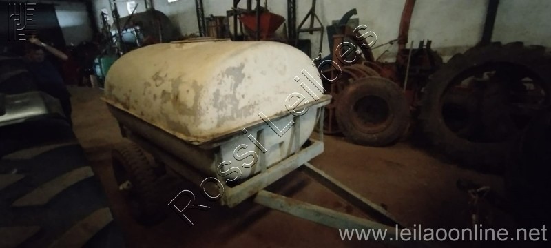  Tanque de fibra com chassis duas rodas 2.000 litros